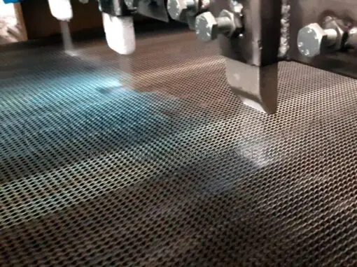 LIMPIEZA EN CINTAS DE TRANSPORTE DE GALLETAS