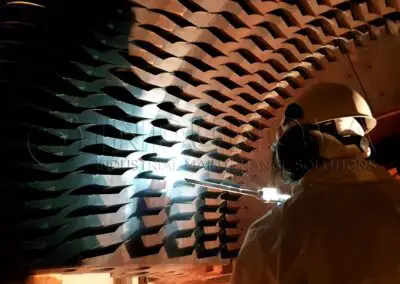 Limpieza criogénica en partes de turbina de gas