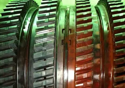 Limpieza criogénica en rotor de turbina de gas