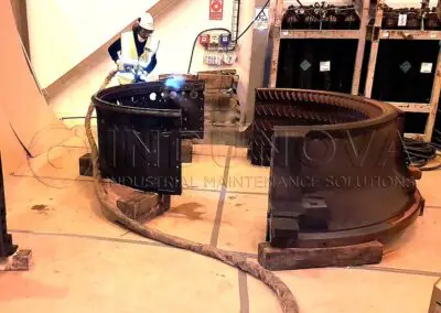 Limpieza criogénica en partes de turbina de gas